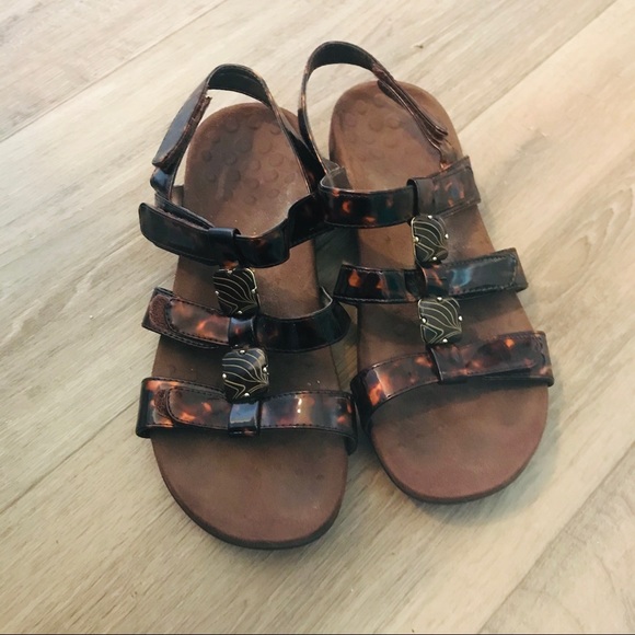 vionic tortoise shell sandals